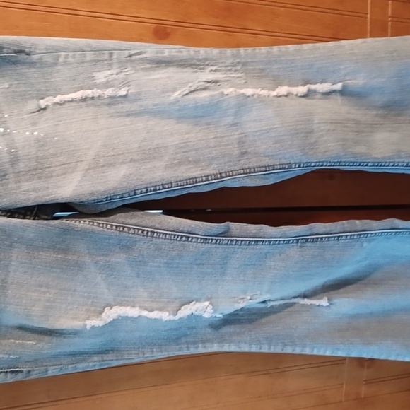 MATERIAL GIRL JUNIOR LOW RISE FLARED JEANS - Picture 3 of 8